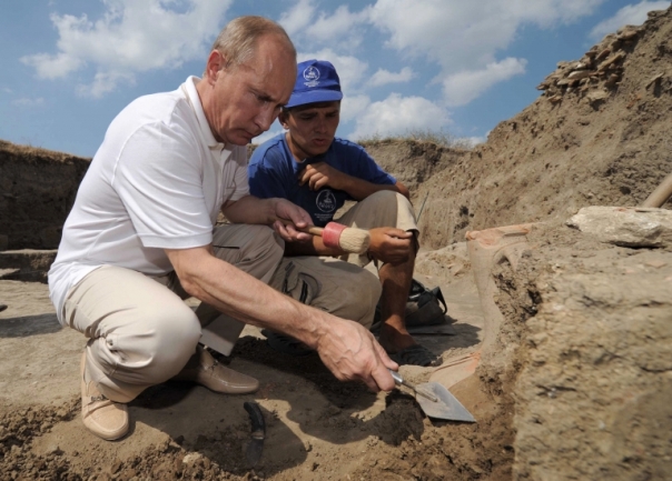 Vladimir Putin u arheološkoj ekspediciji