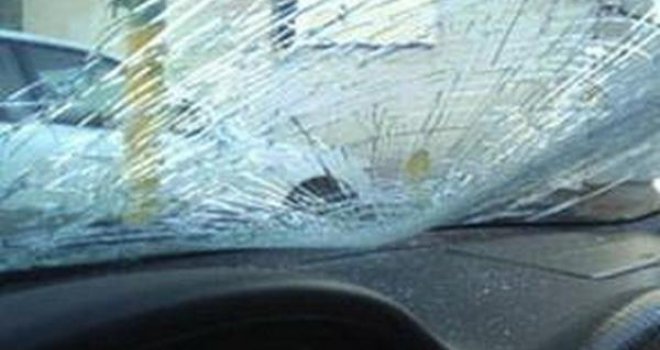 U sudaru kaminona i automobila poginuo 43-godišnji muškarac