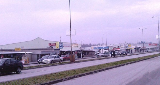 Veliki požar: Izgorjelo pola tržnice Arizona, štete višemilionske