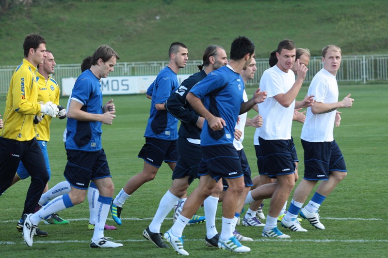 Nogometna reprezentacija BiH danas je u Hrasnici obavila prvi trening u okviru priprema za EURO 2012. /Foto: DEPO PORTAL