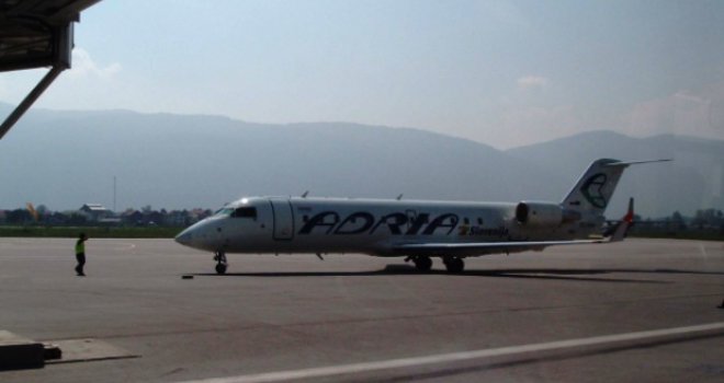 Poznata avio kompanija prodavala karte, iako je znala da avioni neće poletjeti: Gubi li Adria Airways dozvolu za rad?