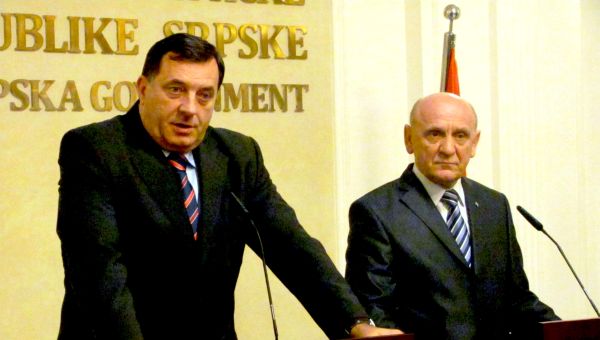 Tihić je danas u Banjaluci razgovarao i s liderom SNSD-a Miloradom Dodikom o formiranju državne izvršne vlasti, ali da još ništa nije dogovoreno, iako je razgovarano o mogućim rješenjima; foto: SRNA