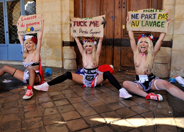 toples protest pariz1
