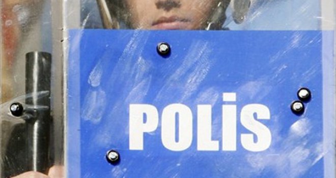 U novom terorističkom napadu poginuo jedan, povrijeđeno 11 policajaca