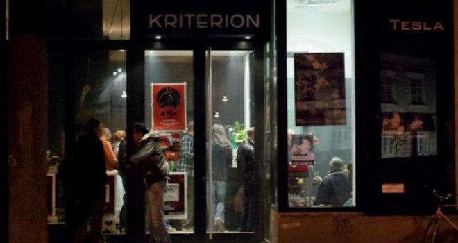 Napad na kino Kriterion u Sarajevu: Četiri mlada momka upala u kafanu i prijetila bombom!