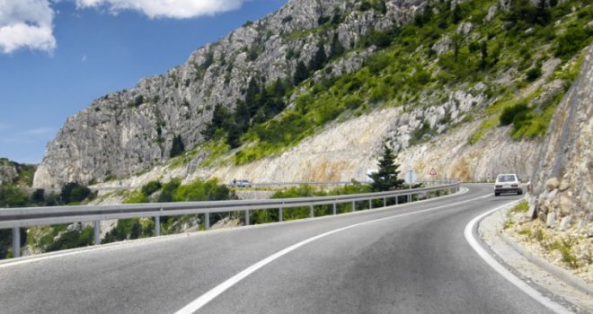 Gdje idu novci građana koje plaćaju za ceste prilikom registracije vozila?