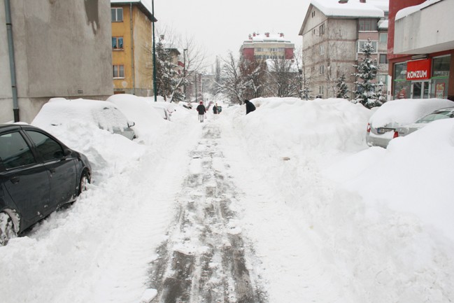 Akcija čišćenja snijega na Koševskom brdu