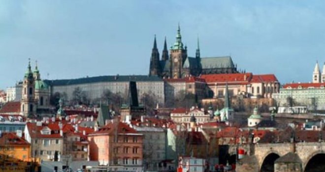 Užas na ekskurziji u Pragu: Učenik iz Sarajeva pao kroz prozor hotela i poginuo! Sumnja se na samoubistvo...