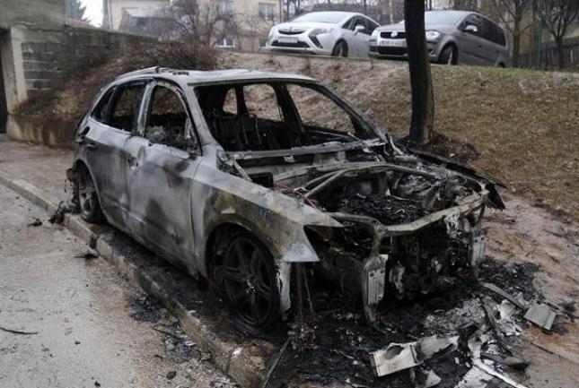 izgoreni auto Semira Cerića Koketa