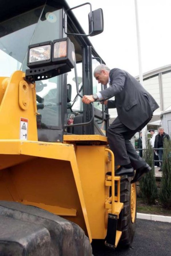 Boris Tadić_na bageru