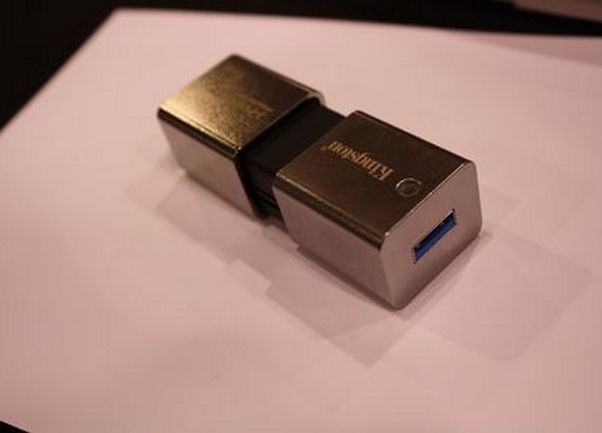USB Kingston 1T