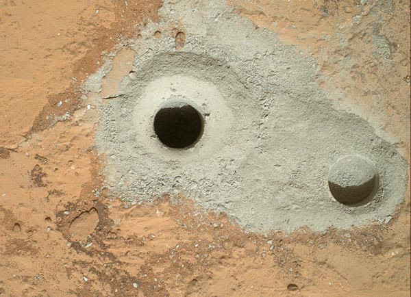 Curiosity izbušio rupu na Marsu