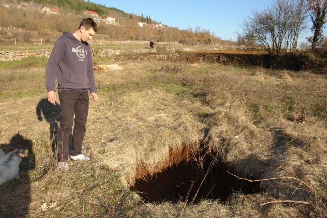 Rupa u tlu, Imotski