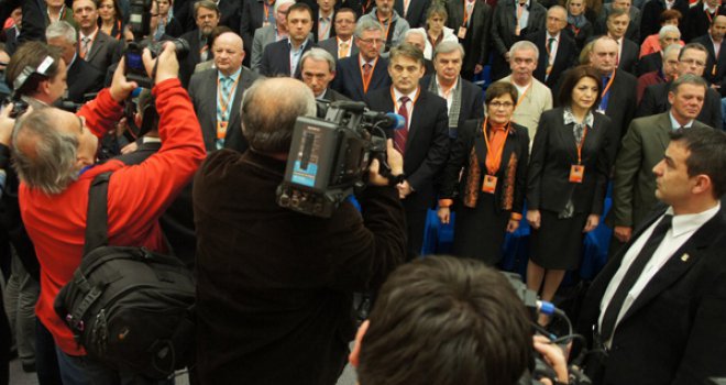 Nakon Sarajeva, novi raskoli u Mostaru i Tuzli: Raspada se Demokratska fronta?!