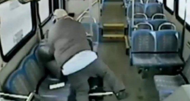 Divljački napad nasilne braće: Pretukli vozača autobusa jer nisu htjeli platiti kartu