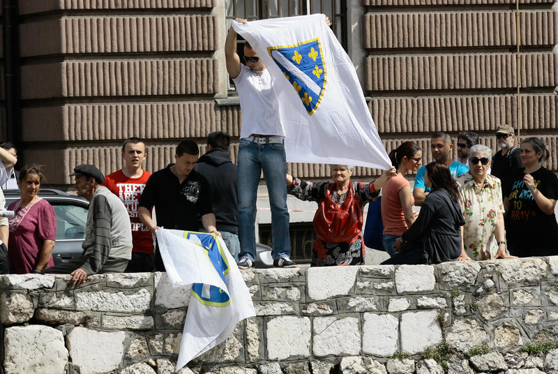 Polaganje cvijeća u bivšoj Dobrovoljačkoj ulici