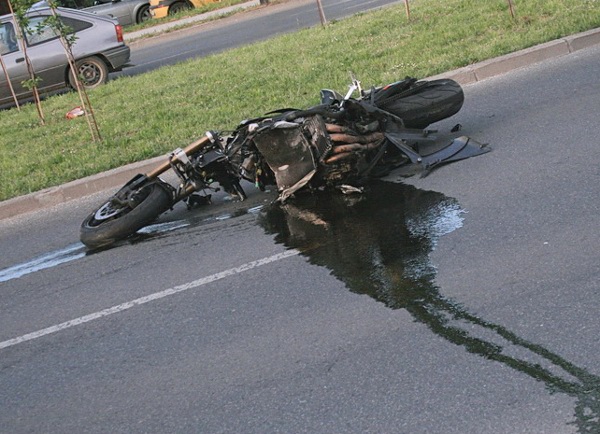 sudar motora i auta na Ilidži/ Foto: Ekskluziva