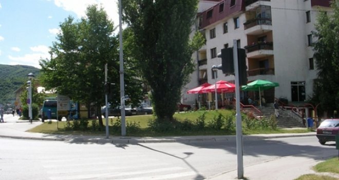 Zbog prometne nesreće obustavljen saobraćaj na dionici Sarajevo - Hadžići