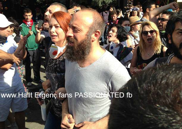 Halit Ergenc i Berguzar Korel na demonstracijama u Istanbulu