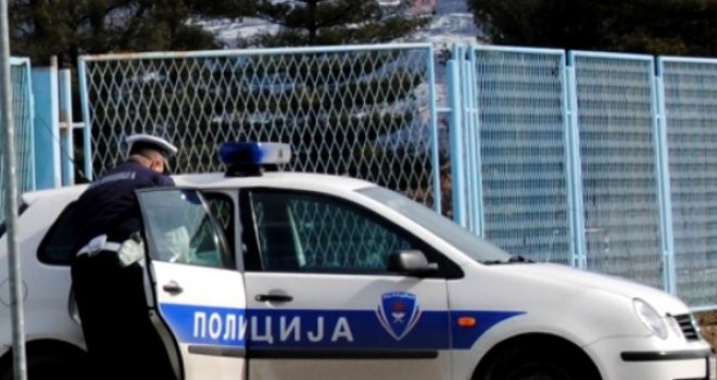 Pronašli ga radnici kad su ušli u kuću, pored tijela ima tragova krvi