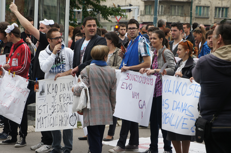 Protesti ispred Parlamenta BiH zbog JMB-a/ Foto: DEPO PORTAL