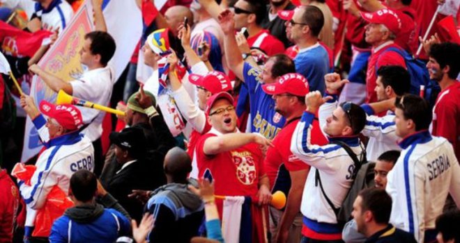 Posebne restrikcije za navijače Srbije: Dozvoljeno unošenje samo državne zastave