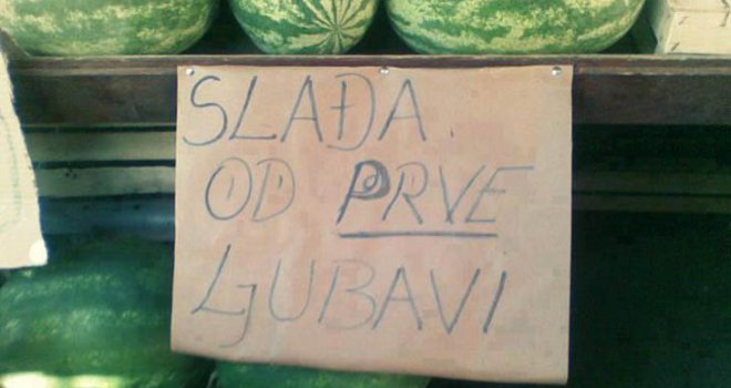 Kupio lubenicu, pa se neugodno iznenadio kad ju je prerezao: Objavio i fotografiju... Šok i nevjerica!