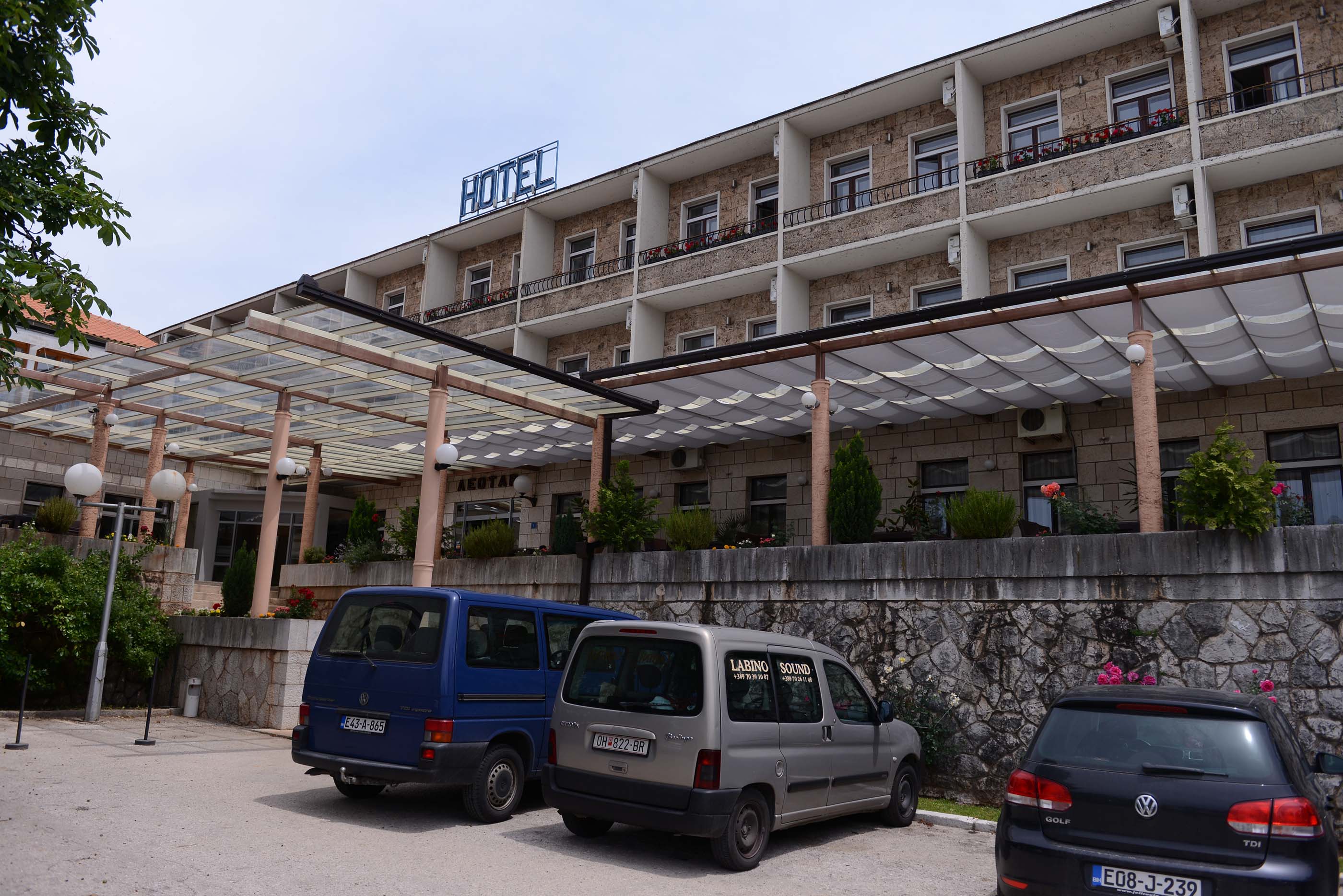 hotel leotar