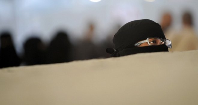 Nakon Pariza u Velikoj Britaniji porast napada na muslimane, posebno na pokrivene žene