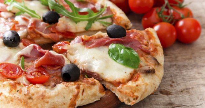 Nikada vam ne bi palo na pamet da ova dva sastojka stavite na pizzu: Genijalno ili promašaj?