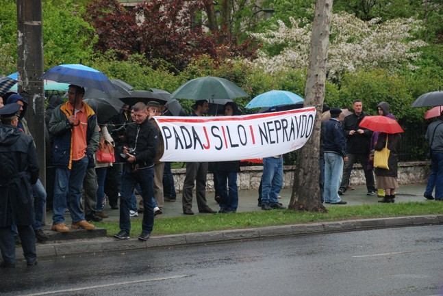 predstavnici Plenuma ispred Federalne vlade/ Foto: AA