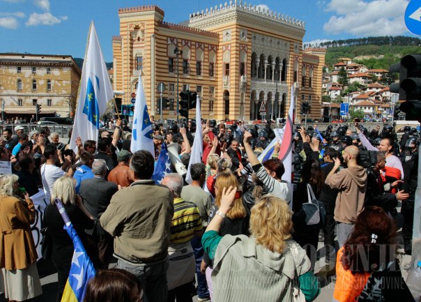 demonstranti ispred vijecnice