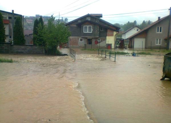 gladno polje poplava