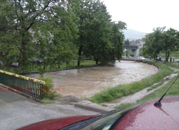 bosna se izlila u centru zenice/ Foto: zenicablog