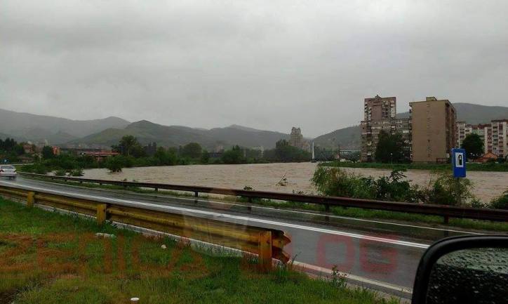 bosna se izlila u centru zenice/ Foto: zenicablog