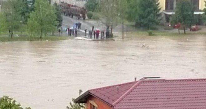U Zavidovićima zbog poplava i klizišta proglašeno stanje prirodne nesreće