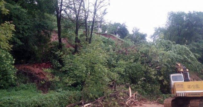 Na putu Jablanica - Prozor opasnost od novog obrušavanja