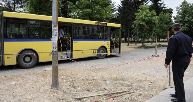 Vozač GRAS-a ubijen nožem na stajalištu, sva vozila povučena iz saobraćaja