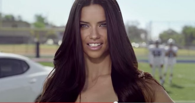 I Adriana Lima učestvuje na Mundijalu: Ovo je Brazil!