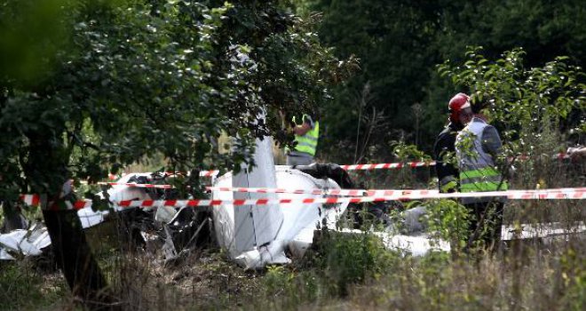 Srušio se avion, dvoje poginulo a devetero nestalo