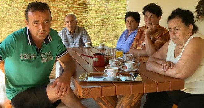 Nikom poželio ne bih... Gledao sam u zemlju i čekao da me ubiju...