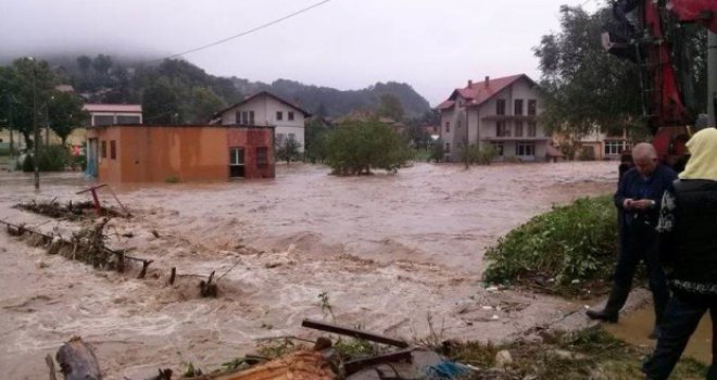 Upozorenje kao prošle godine: Upaljen crveni meteoalarm, obilne padavine 22. i 23. maja!