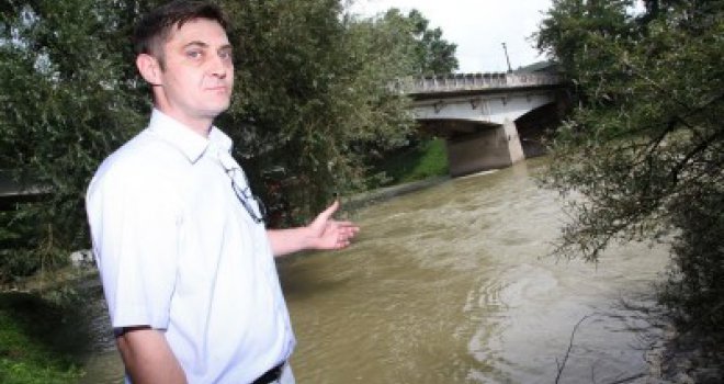 Djevojka se bacila u Vrbas, slučajni očevidac spasio je iz nabujale vode