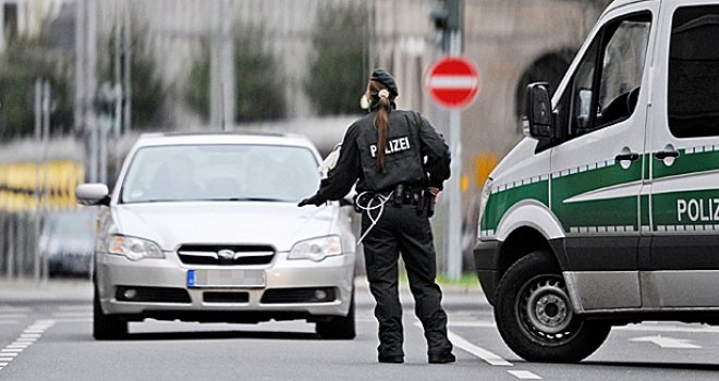 Vozač iz BiH vibratorom preplašio njemačke policajce!