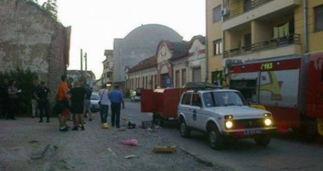 Majka skočila s terase, otac prijetio da će se ubiti zajedno s djetetom