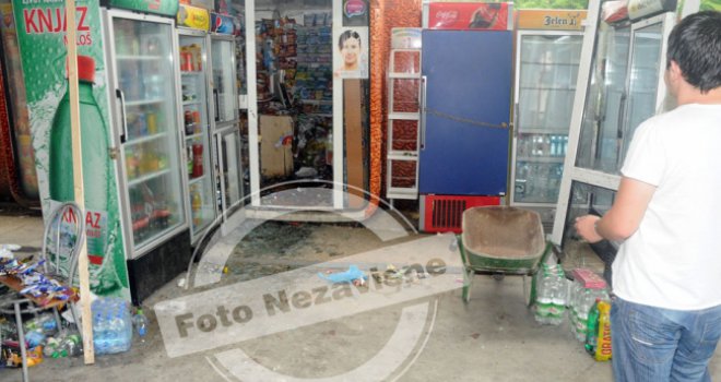 Bombu na kisosk bacili maloljetnici?