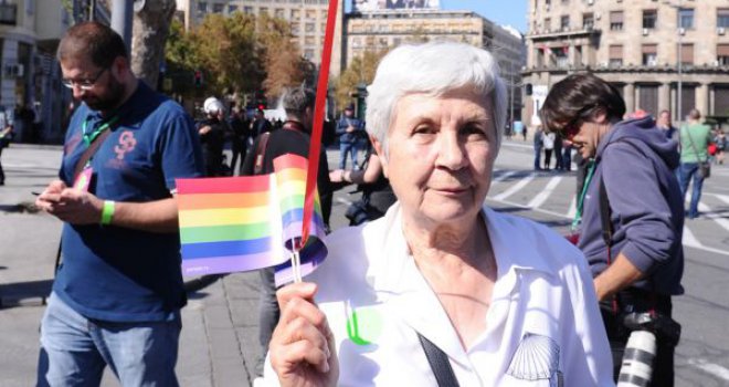 Ne želim da budem kukavica kao ostatak Beograđana! Šta se koga tiče ko sa kim spava?