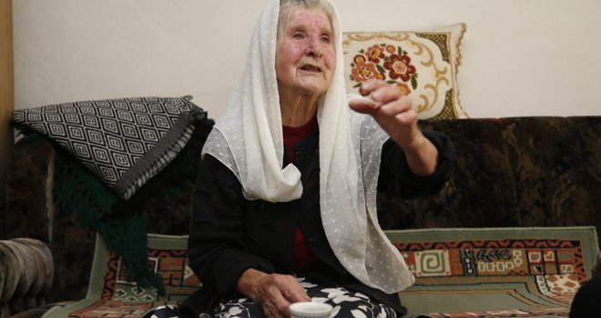 Svi vole starinske hurmašice nane Razije