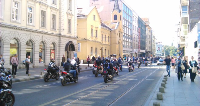 Motoristi u Sarajevu odali počast bračnom paru Fajić