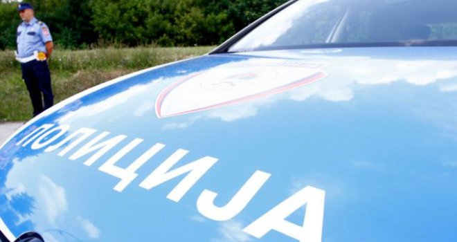 U pretresima pronađeno više od 11 kilograma skanka, zaplijenjena veća količina oružja i municije